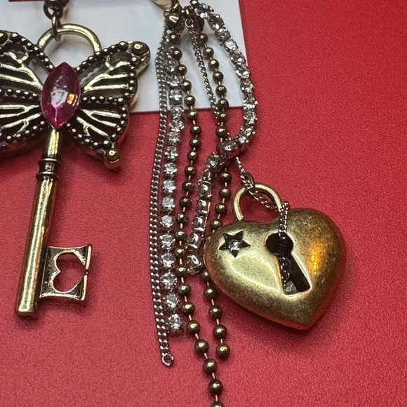 Betsey Johnson Mismatched Gold Key and Heart Earrings - Picture 3 of 4